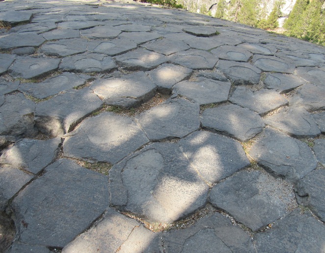 Picture of postpile_top