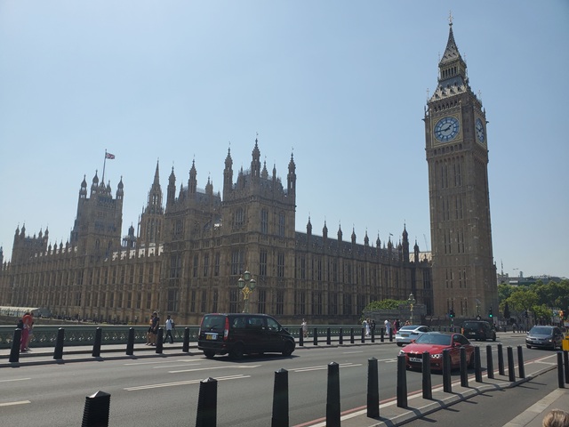 Picture of parliament
