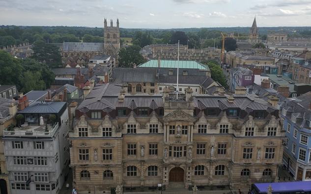 Picture of oxford_above