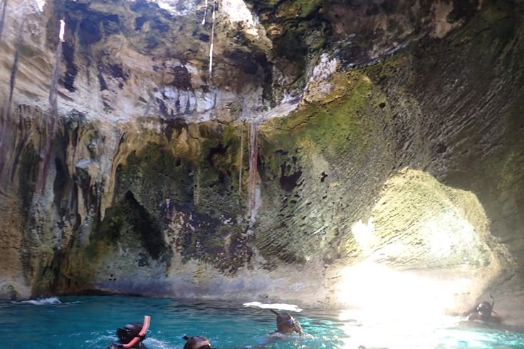 Picture of thunderball_grotto